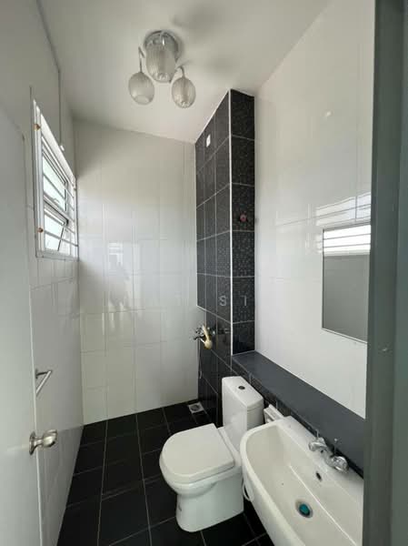 Taman Mutiara Rini untuk Untuk Dijual - RM 1,150,000, Apr 2026 - Bathroom - PropertyGuru.com.my