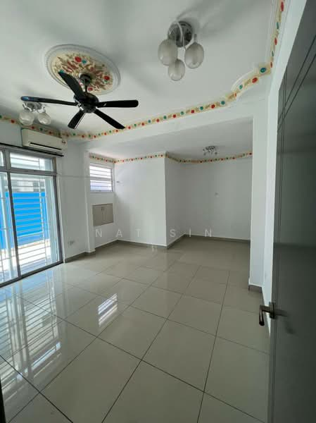 Taman Mutiara Rini untuk Untuk Dijual - RM 1,150,000, Apr 2026 - Living Room - PropertyGuru.com.my