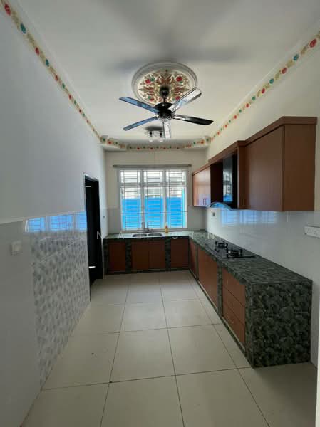 Taman Mutiara Rini untuk Untuk Dijual - RM 1,150,000, Apr 2026 - Kitchen - PropertyGuru.com.my