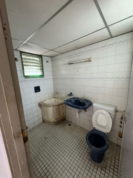 Apartment for Sale at 1A Pinang - Nickson Yoong - Bathroom - PropertyGuru.com.my