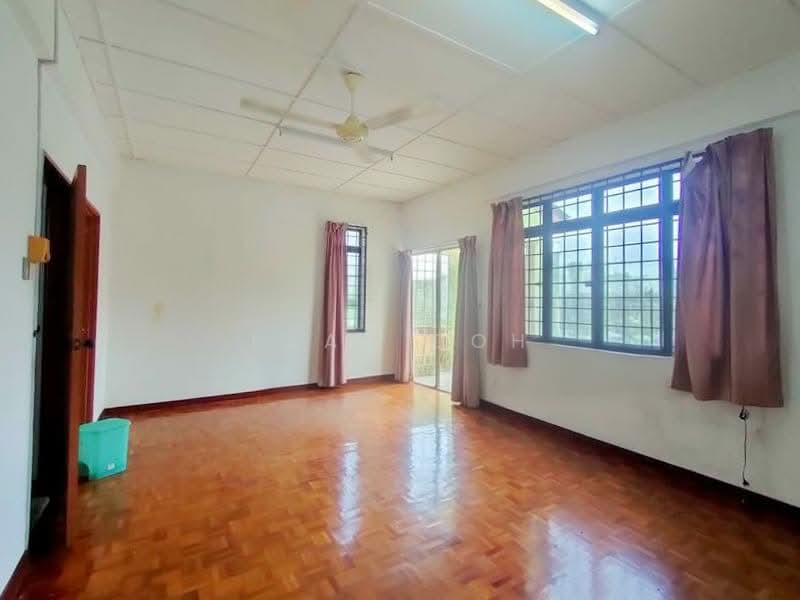 Saujana Puchong SP6 untuk Untuk Dijual - RM 438,000, Apr 2026 - Living Room - PropertyGuru.com.my