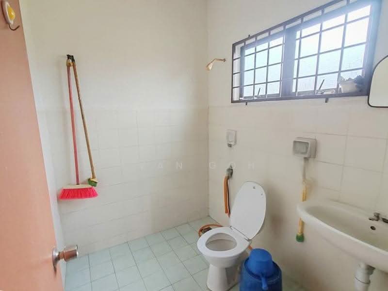 Saujana Puchong SP6 untuk Untuk Dijual - RM 438,000, Apr 2026 - Bathroom - PropertyGuru.com.my
