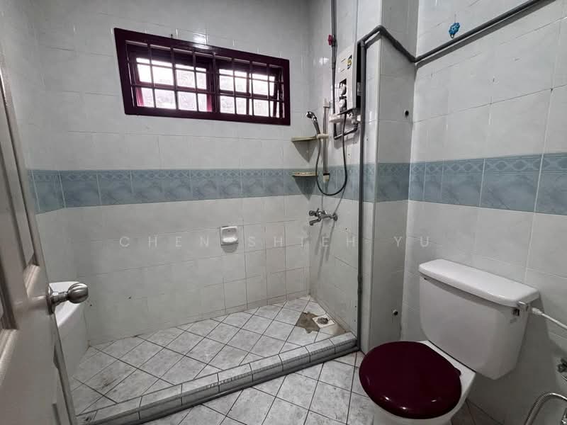 2-storey Terraced House for Sale in Permas Jaya (Johor Bahru) - Chen Shieh Yu - Bathroom - PropertyGuru.com.my