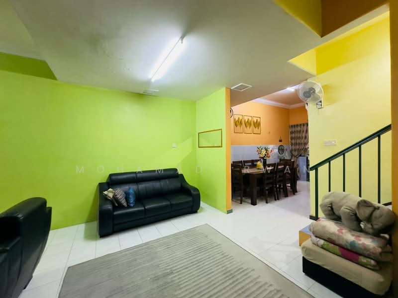 Medan Pengkalan Makmur untuk Untuk Dijual - RM 295,000, Apr 2026 - Living Room - PropertyGuru.com.my