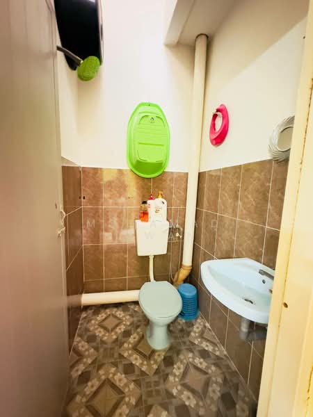 Medan Pengkalan Makmur untuk Untuk Dijual - RM 295,000, Apr 2026 - Bathroom - PropertyGuru.com.my