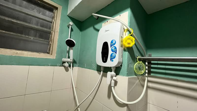 Apartment for Sale at Vista Impiana - Travis Wong - Bathroom - PropertyGuru.com.my