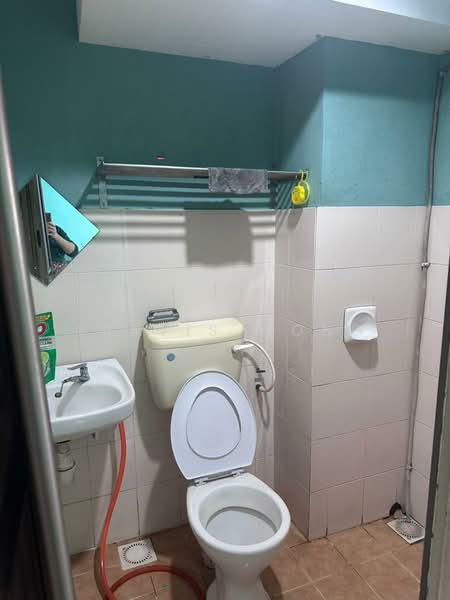 Apartment for Sale at Vista Impiana - Travis Wong - Bathroom - PropertyGuru.com.my