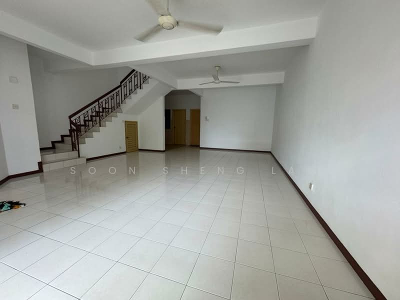Kajang Perdana 2 Storey House untuk Untuk Dijual - RM 580,000, Apr 2026 - Living Room - PropertyGuru.com.my