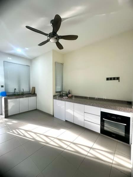 Harmony Park East Ledang untuk Untuk Dijual - RM 1,250,000, Apr 2026 - Kitchen - PropertyGuru.com.my