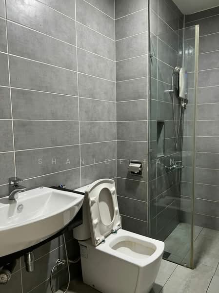 Service Residence for Sale at Paragon Residences @ Straits View - Shanice Tan - Bathroom - PropertyGuru.com.my