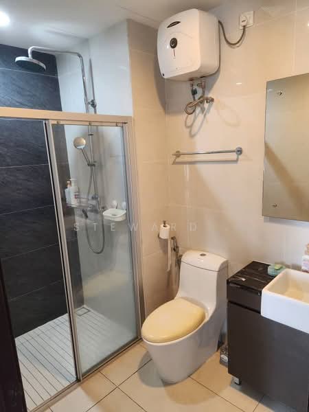 Condominium for Rent at Royal Strand @ Country Garden Danga Bay - Steward . - Bathroom - PropertyGuru.com.my