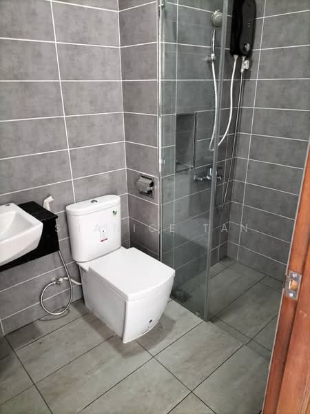 Service Residence for Sale at Paragon Residences @ Straits View - Shanice Tan - Bathroom - PropertyGuru.com.my