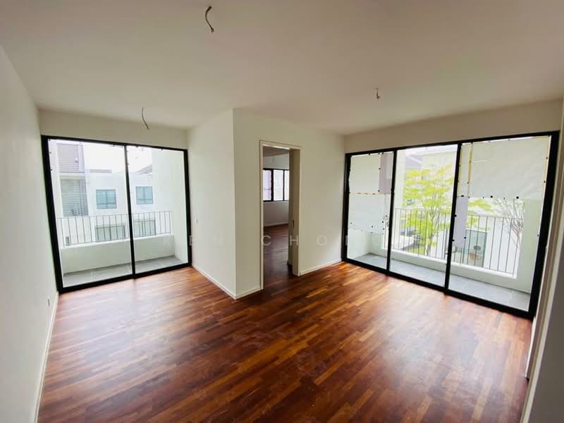 3-storey Terraced House for Sale in Tamansari (Rawang) - Ken Chong - Balcony - PropertyGuru.com.my