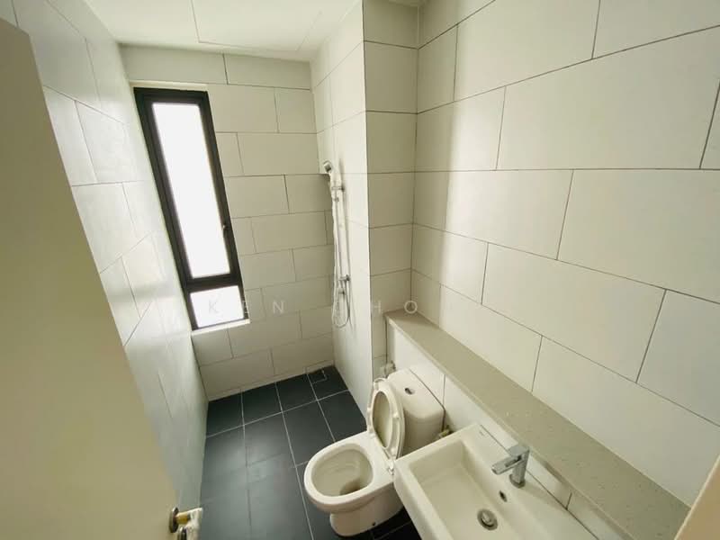 3-storey Terraced House for Sale in Tamansari (Rawang) - Ken Chong - Bathroom - PropertyGuru.com.my