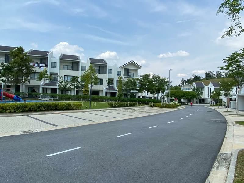 3-storey Terraced House for Sale in Tamansari (Rawang) - Ken Chong - Exterior - PropertyGuru.com.my