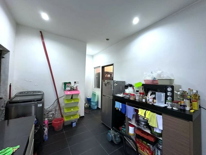 Taman Setia Indah untuk Untuk Dijual - RM 700,000, Apr 2026 - Kitchen - PropertyGuru.com.my