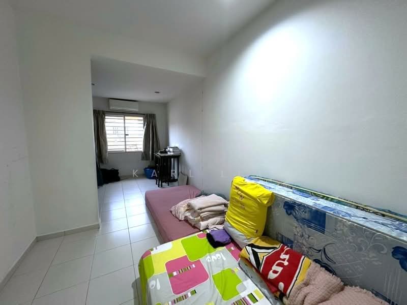 Taman Setia Indah untuk Untuk Dijual - RM 700,000, Apr 2026 - Bedroom - PropertyGuru.com.my