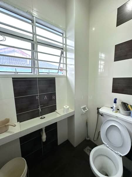 Taman Setia Indah untuk Untuk Dijual - RM 700,000, Apr 2026 - Bathroom - PropertyGuru.com.my