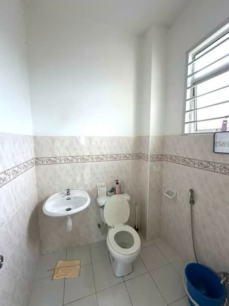 Taman Setia Indah untuk Untuk Dijual - RM 700,000, Apr 2026 - Bathroom - PropertyGuru.com.my