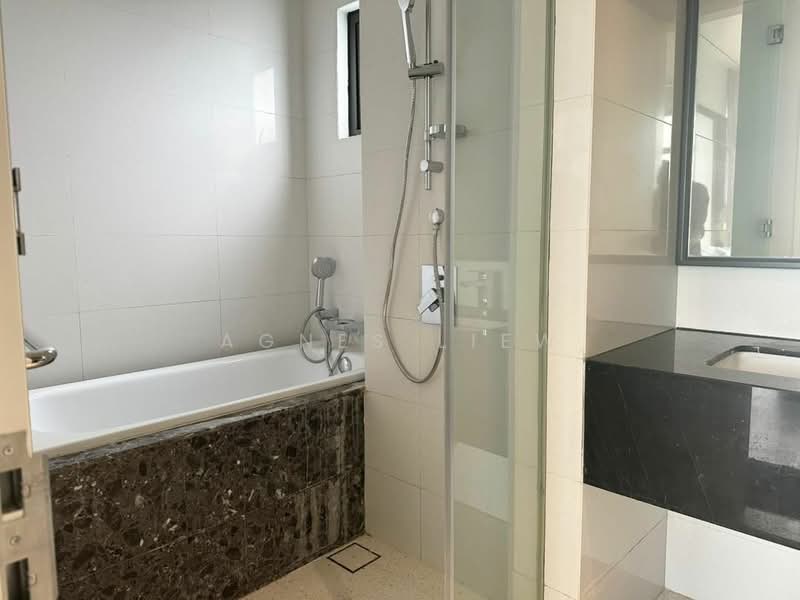 Service Residence for Sale at Oxford Residences @ Pavilion Embassy - Agnes Liew - Bathroom - PropertyGuru.com.my