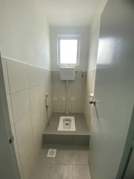 Shop for Rent in Ayer Keroh (Melaka) - Woon . - Bathroom - PropertyGuru.com.my