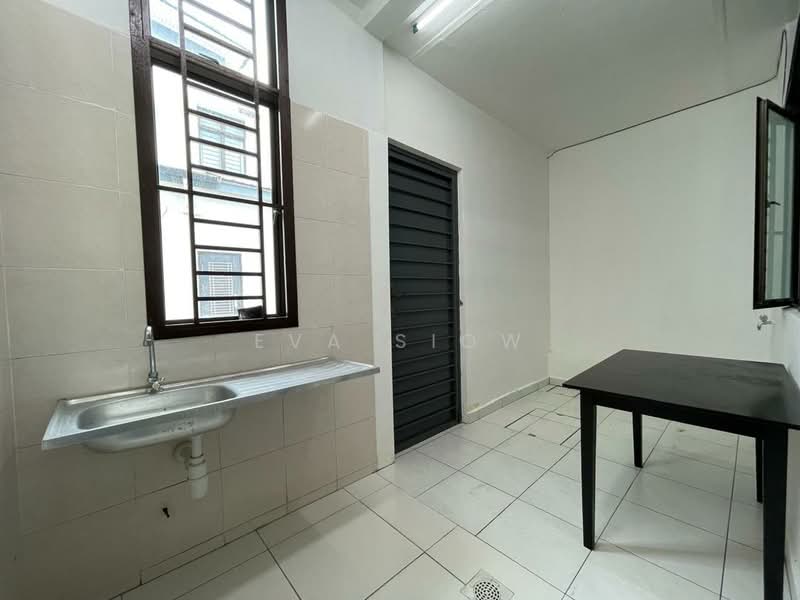 Taman Pulai Hijauan untuk Untuk Dijual - RM 680,000, Apr 2026 - Kitchen - PropertyGuru.com.my