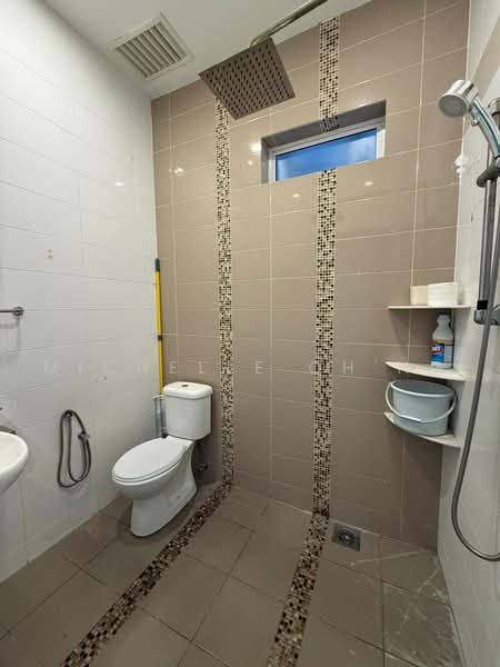 Rumah Berkembar untuk Dijual di Paya Terubong (Ayer Itam) - Michelle Ch'ng - Bathroom - PropertyGuru.com.my