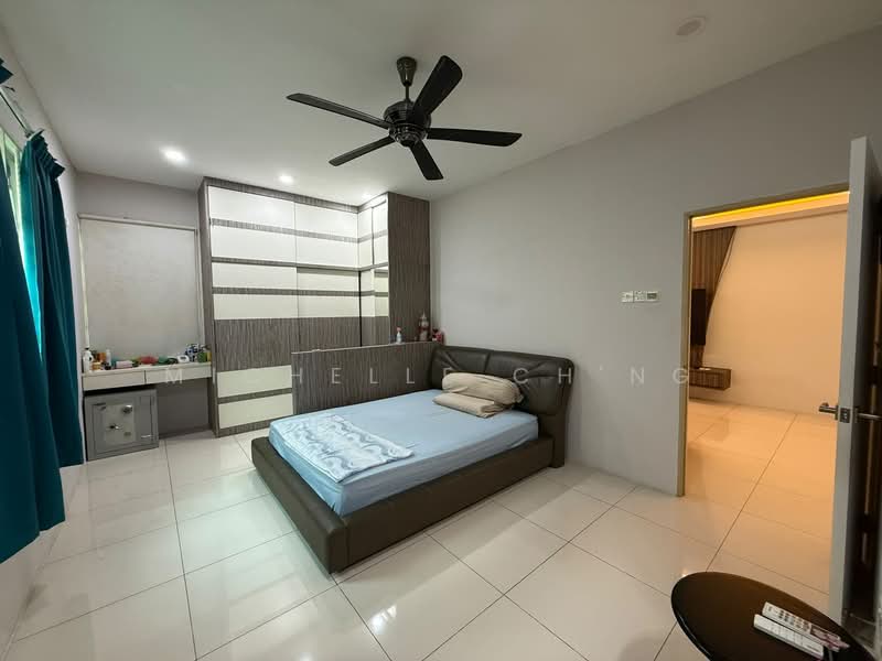 Rumah Berkembar untuk Dijual di Paya Terubong (Ayer Itam) - Michelle Ch'ng - Master bedroom - PropertyGuru.com.my