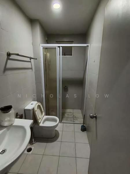 Service Residence for Rent at Meridin Bayvue Serviced Apartment - Nicholas Low - Bathroom - PropertyGuru.com.my