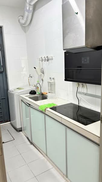 Service Residence for Rent at Meridin Bayvue Serviced Apartment - Nicholas Low - Kitchen - PropertyGuru.com.my