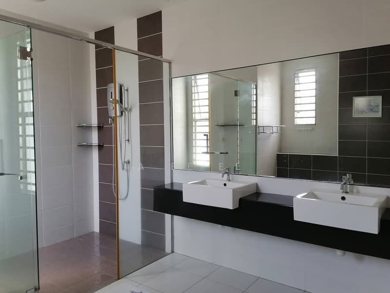 3-storey Terraced House for Sale in Bayan Lepas (Penang) - A Ee Ee - Bathroom - PropertyGuru.com.my