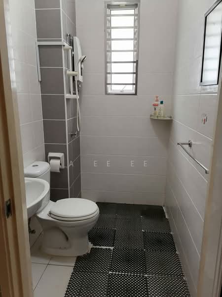 3-storey Terraced House for Sale in Bayan Lepas (Penang) - A Ee Ee - Bathroom - PropertyGuru.com.my
