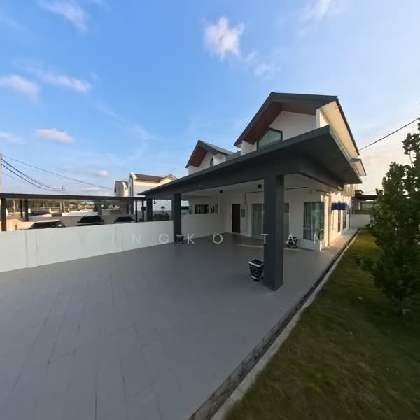 Cluster House for Sale in Sitiawan (Perak) - Lingko Tan - Exterior - PropertyGuru.com.my