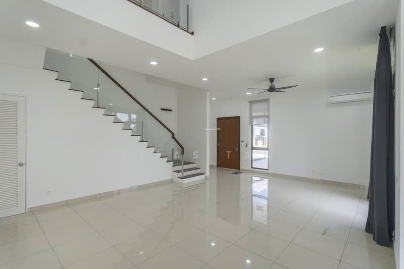 Semi-Detached House for Sale in Setia Alam (Selangor) - Vitas Tan - Living Room - PropertyGuru.com.my