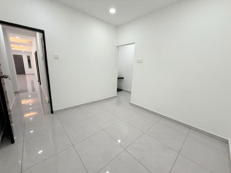 1-storey Terraced House for Sale in Taman Puteri Wangsa (Ulu Tiram) - Ing Xin - PropertyGuru.com.my