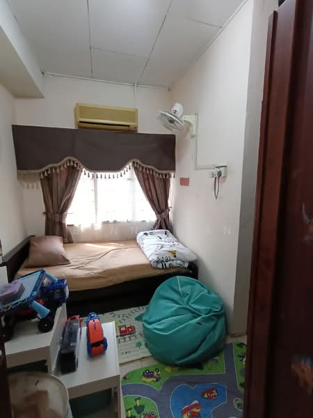 2-storey Terraced House for Sale in SS19 (Subang Jaya) - Benny Tan - Bedroom - PropertyGuru.com.my