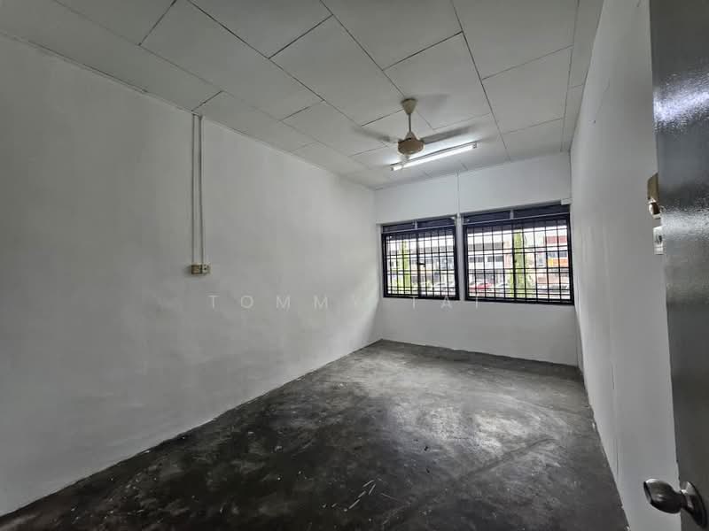 Shop / Office for Rent in Taman Ungku Tun Aminah (Skudai) - Tommy Tai - Interior - PropertyGuru.com.my