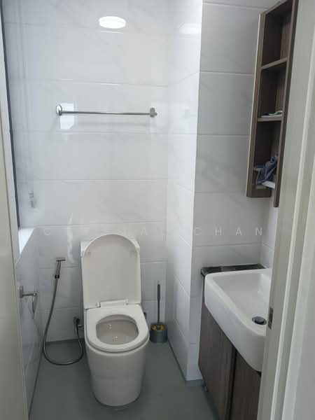 Kediaman Servis untuk Dijual di Country Garden Central Park - Crystal Chan - Bathroom - PropertyGuru.com.my