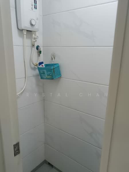Kediaman Servis untuk Dijual di Country Garden Central Park - Crystal Chan - Bathroom - PropertyGuru.com.my