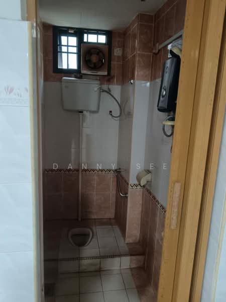 2-storey Terraced House for Sale in Taman Pelangi (Johor Bahru) - Danny See - Bathroom - PropertyGuru.com.my