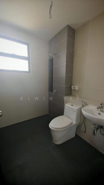 Rumah Teres 3-Tingkat untuk Dijual di Setia Utama (Setia Alam) - Alwin Yee - Bathroom - PropertyGuru.com.my