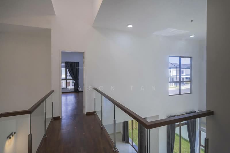 Rumah Berkembar untuk Dijual di Setia Alam (Selangor) - Jason Tan - Corridor - PropertyGuru.com.my