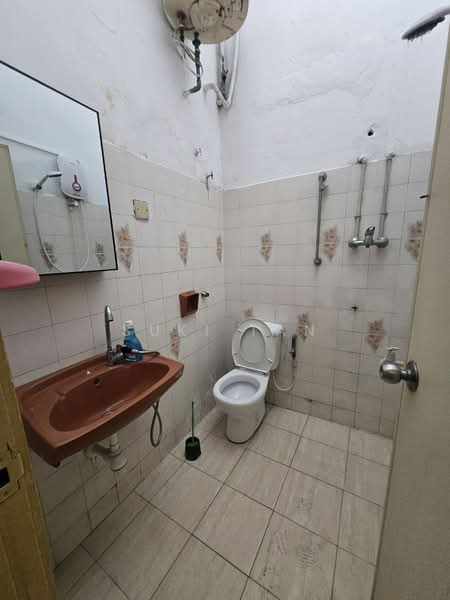 2-storey Terraced House for Sale in Sri Petaling (Kuala Lumpur) - Suki Tan - Bathroom - PropertyGuru.com.my