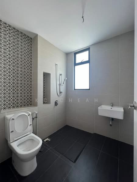 (ENDLOT - BUNGALOW) NORTON GARDEN untuk Untuk Disewa - RM 4,800 /bulan, Apr 2026 - Bathroom - PropertyGuru.com.my