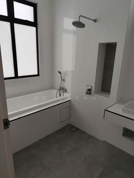 (ENDLOT - BUNGALOW) NORTON GARDEN untuk Untuk Disewa - RM 4,800 /bulan, Apr 2026 - Bathroom - PropertyGuru.com.my