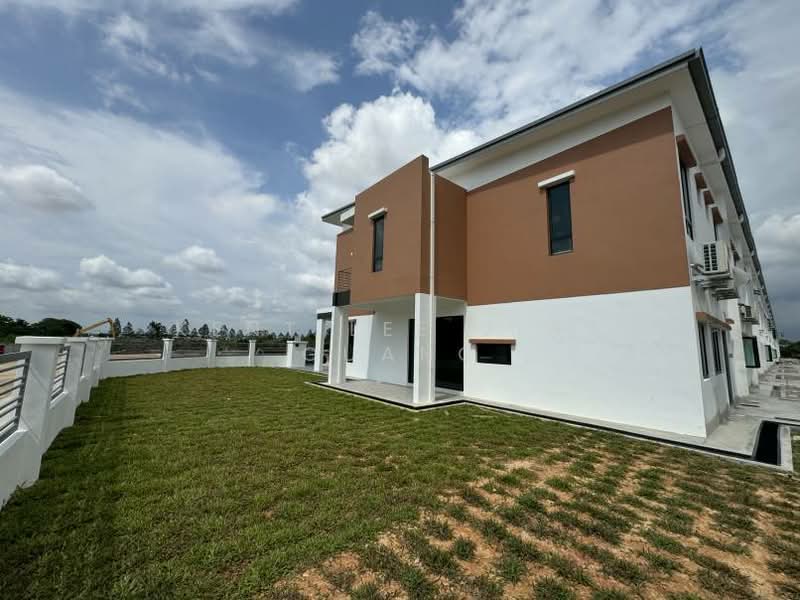 Rumah Teres 2 Tingkat untuk Dijual di Bukit Raja (Selangor) - Kent Lee Jing Guang - Exterior - PropertyGuru.com.my