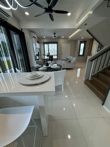 Rumah Teres 2 Tingkat untuk Dijual di Bukit Raja (Selangor) - Kent Lee Jing Guang - Living Room - PropertyGuru.com.my