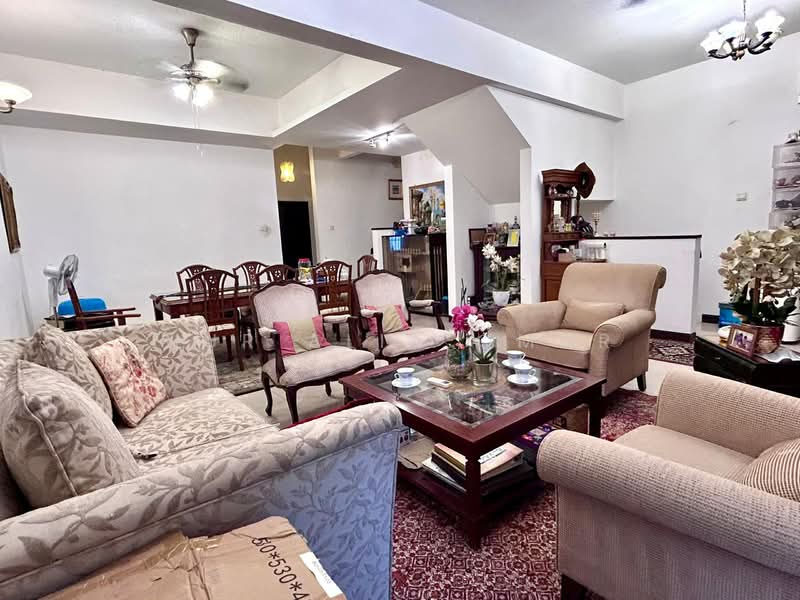 Laman Sanur,Seksyen 13 untuk Untuk Dijual - RM 855,000, Apr 2026 - Living Room - PropertyGuru.com.my