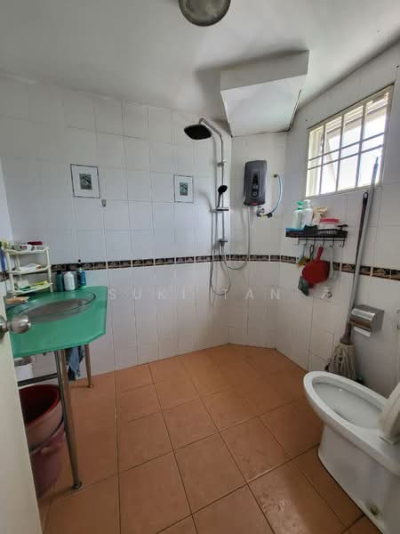 2-storey Terraced House for Sale in Jalan Klang Lama (Old Klang Road) (Kuala Lumpur) - Suki Tan - Bathroom - PropertyGuru.com.my
