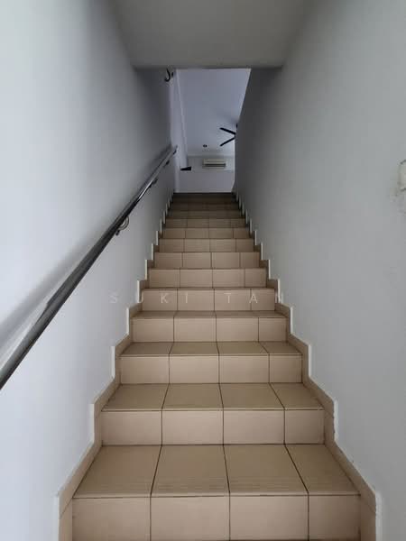 2-storey Terraced House for Sale in Jalan Klang Lama (Old Klang Road) (Kuala Lumpur) - Suki Tan - Corridor - PropertyGuru.com.my